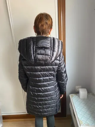 Abrigo acolchado negro talla S