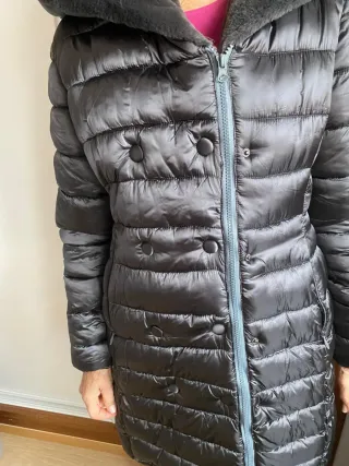 Abrigo acolchado negro talla S