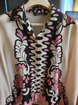 Blusa ZARA Estampada Talla M