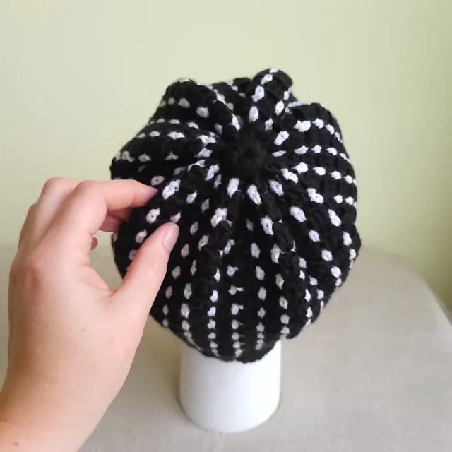 Cappello e sciarpa in lana fatti a mano 