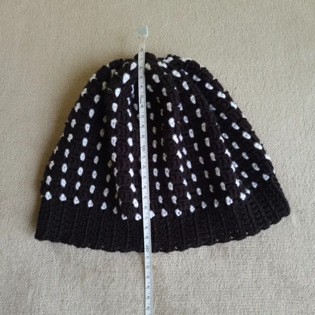 Cappello e sciarpa in lana fatti a mano 