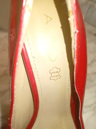Tacones Rojos Brillantes