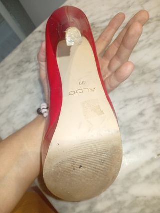 Tacones Rojos Brillantes