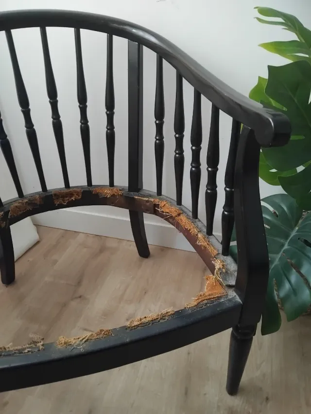 Poltrona vintage a piedi nudi