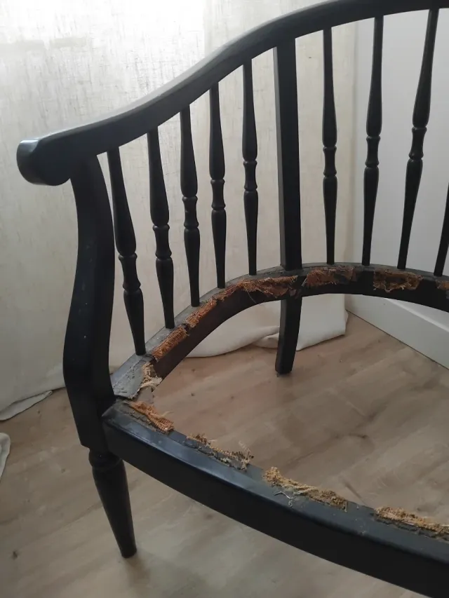 Poltrona vintage a piedi nudi