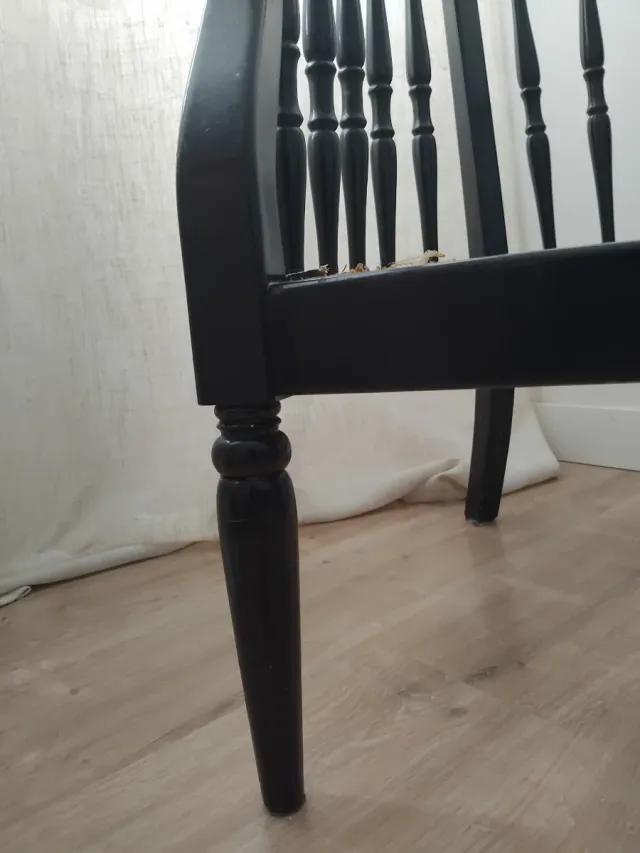 Poltrona vintage a piedi nudi