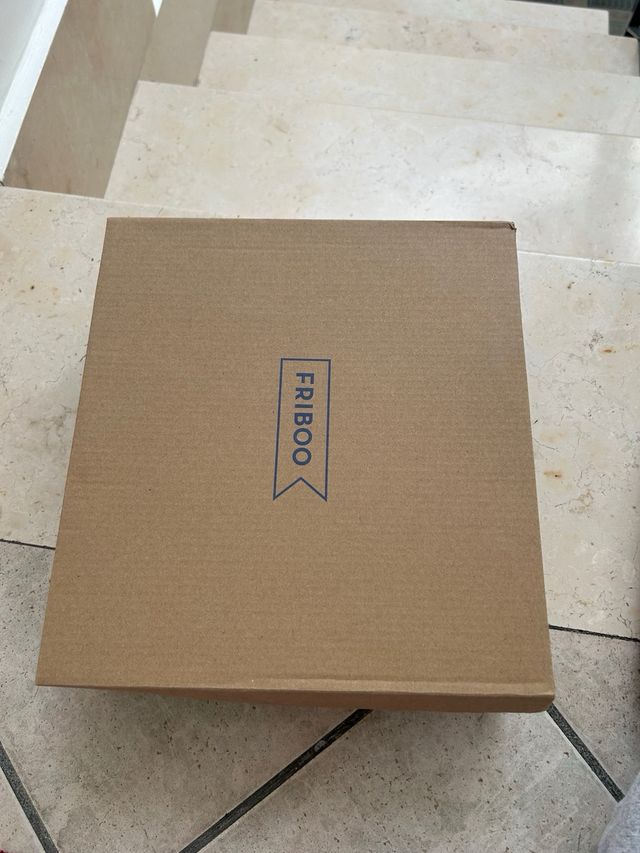 Stivaletti neri con zip