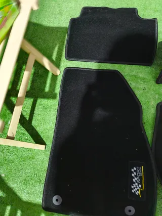 Alfombrillas coche prácticamente nuevas