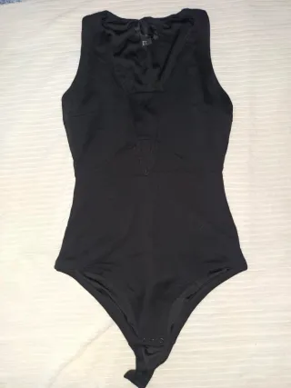 Body nero canottiera con dettaglio