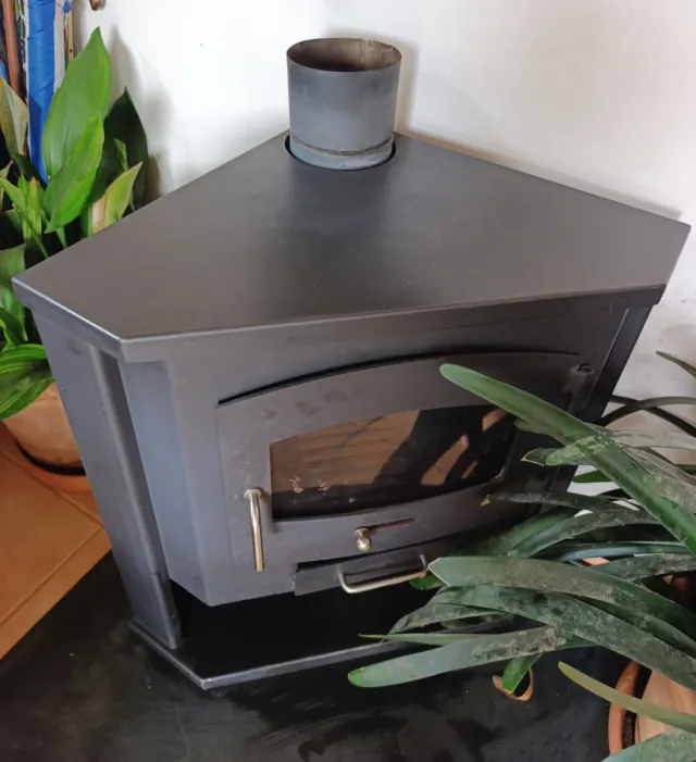 Estufa leña esquinera Panadero Sintra