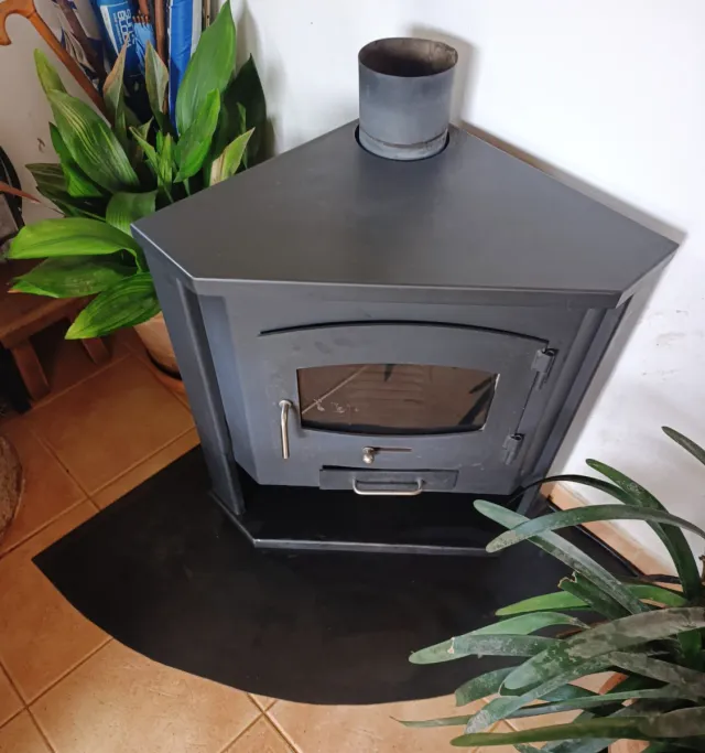 Estufa leña esquinera Panadero Sintra