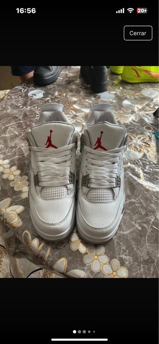 Sneakers Jordan bianche e rosse