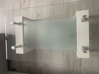 Mesa de centro cristal y blanco