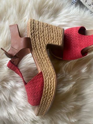 Sandalias de piel rojas