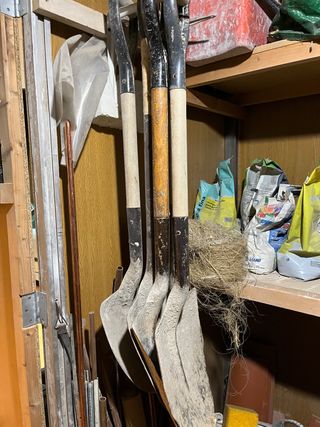 Lote de palas,picos,capazos