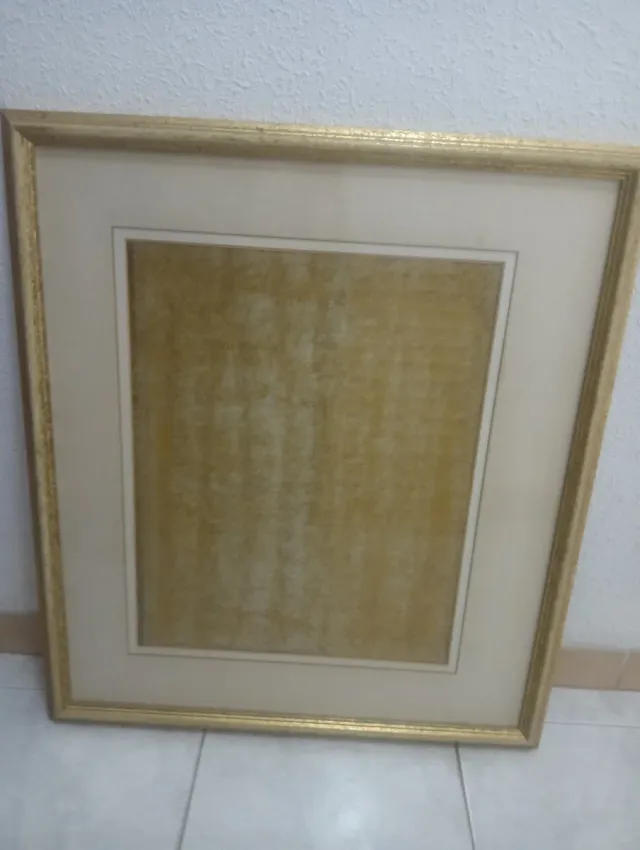 Marco dorado con cristal
