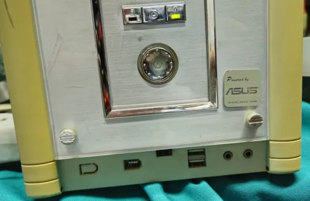 PC desktop a torre completo ASUS beige/argento