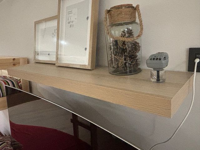 Mobile TV e mensola in legno