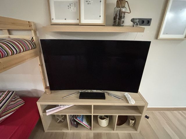 Mobile TV e mensola in legno