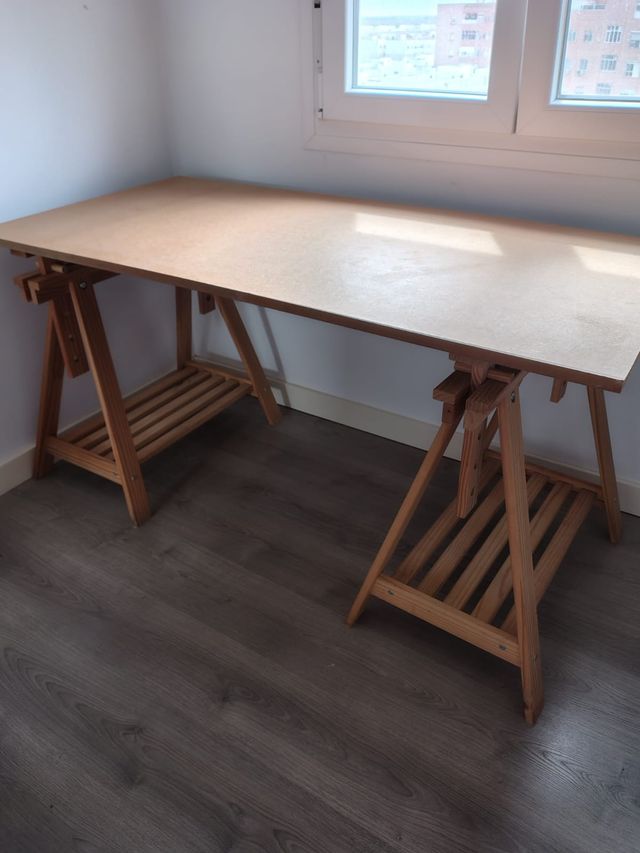 Tablero y burras de madera