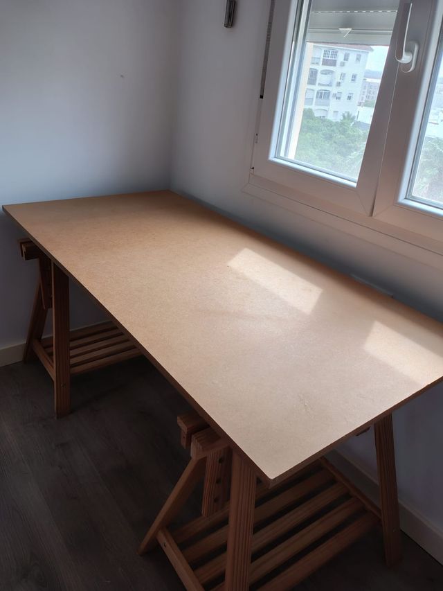 Tablero y burras de madera