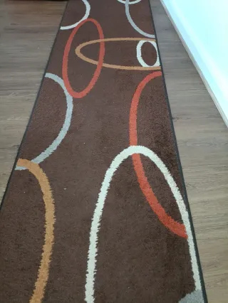 Alfombra Marrón con Diseño de Círculos