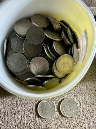 +de 2kg de monedas Franco 5, 25 y 50pts, 10 y 5cts