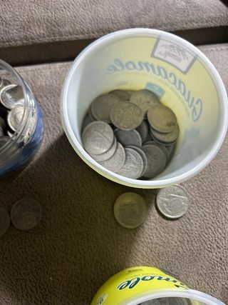 +de 2kg de monedas Franco 5, 25 y 50pts, 10 y 5cts