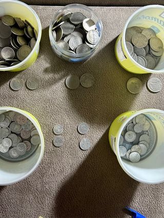 +de 2kg de monedas Franco 5, 25 y 50pts, 10 y 5cts