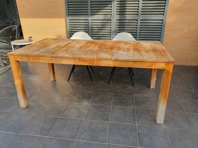Mesa de comedor de teca
210cm X 80cm