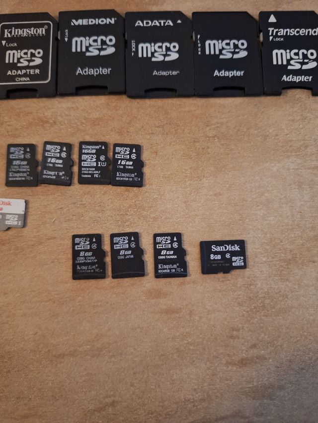 Confezione di schede Micro SD da 16 GB e 8 GB