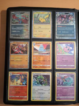 Collezione di carte Pokémon (+400 carte) e 2 album