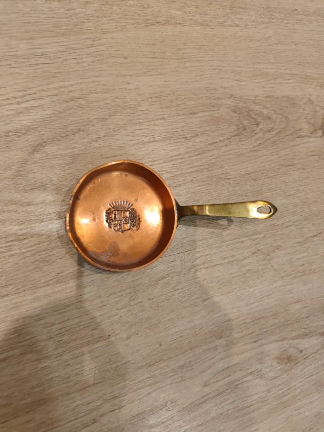 Sartén miniatura cobre con escudo