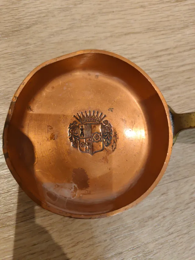Sartén miniatura cobre con escudo