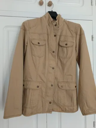 Chaqueta beige mujer
