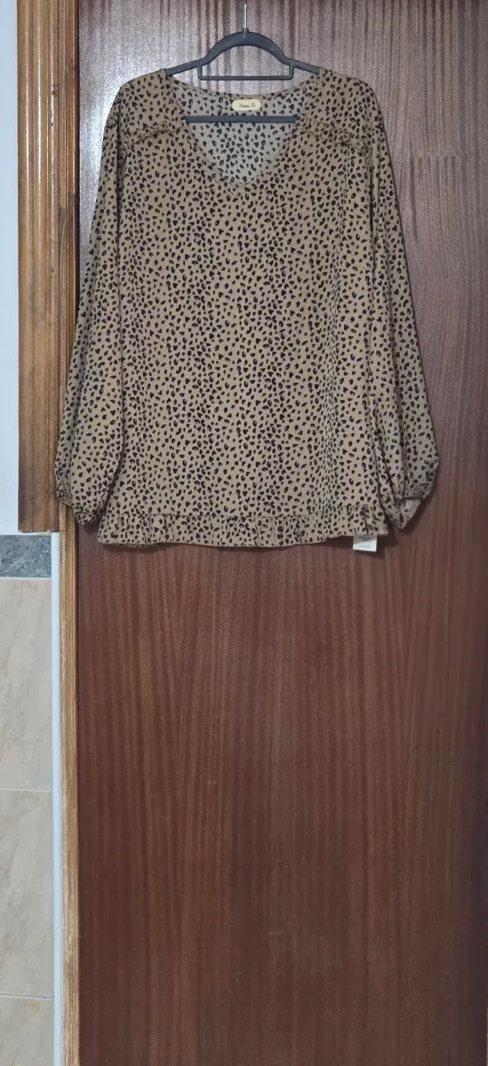 Blusa de manga larga estampada.