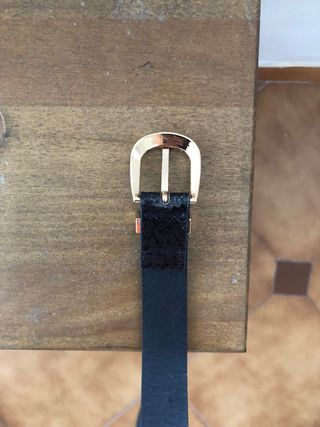 Cinturón Negro Hebilla Dorada Mujer