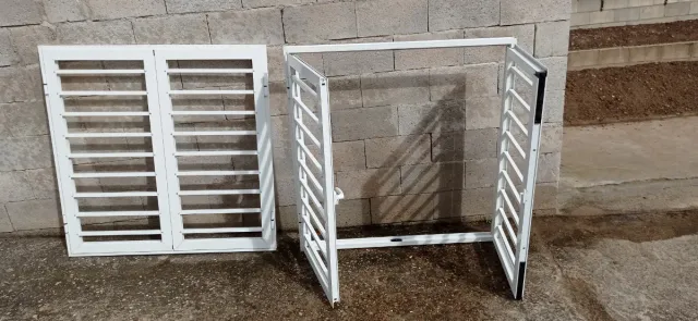 2 Ventanas Aluminio Blancas sin cristales.