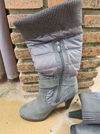 Botas altas grises acolchadas