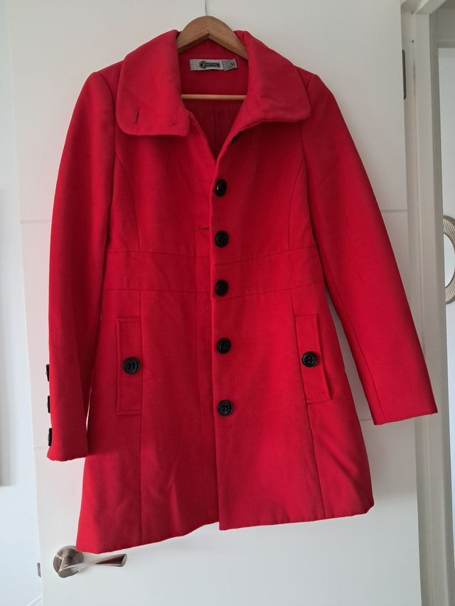 Abrigo de mujer rojo
