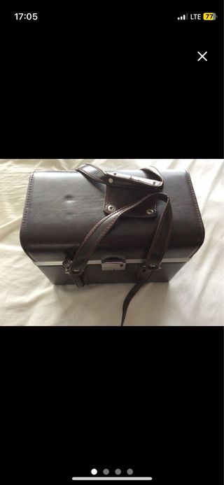 Maleta cosmética de piel 