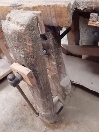 Banco de carpintero antiguo de madera