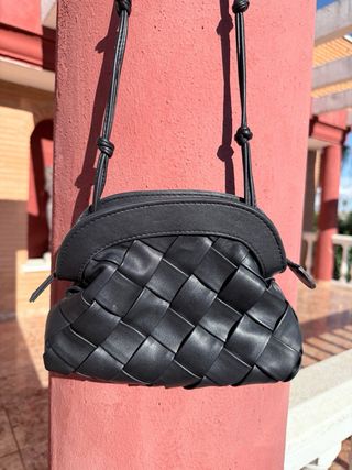 Bolso trenzado negro
