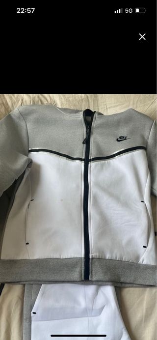 Conjunto Nike Gris y Blanco niño 12 años