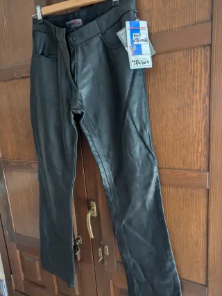 Pantalón cuero mujer Talla 42 Negro
