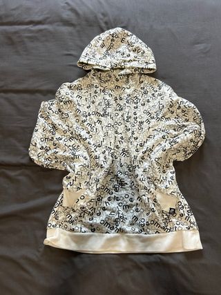 Sudadera Nike con estampado de letras