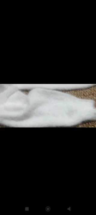 Maglione bianco morbido peloso