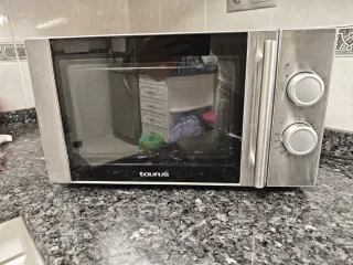 Microondas con grill Taurus plateado