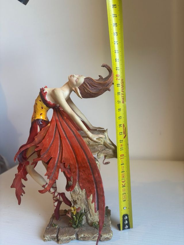 Fata con ali in ferro battuto