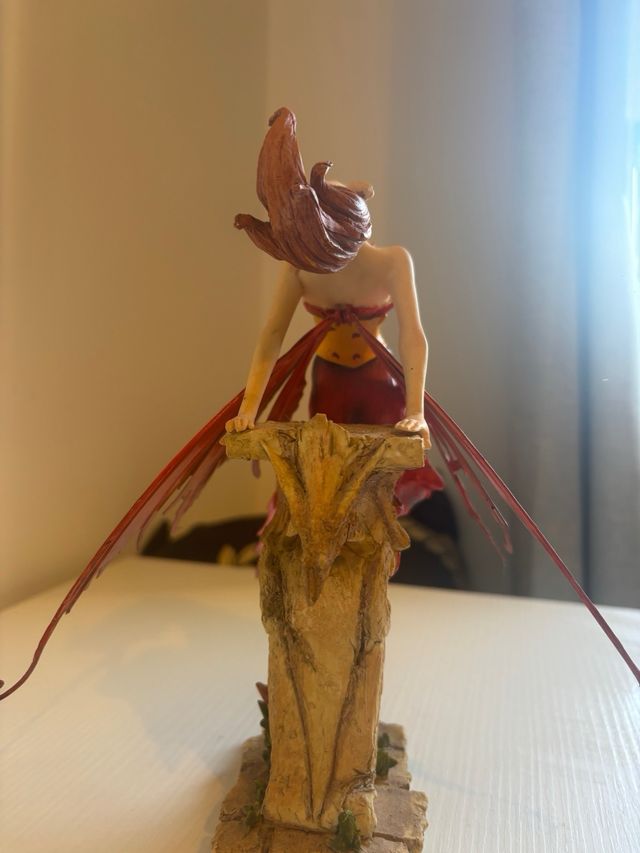 Fata con ali in ferro battuto